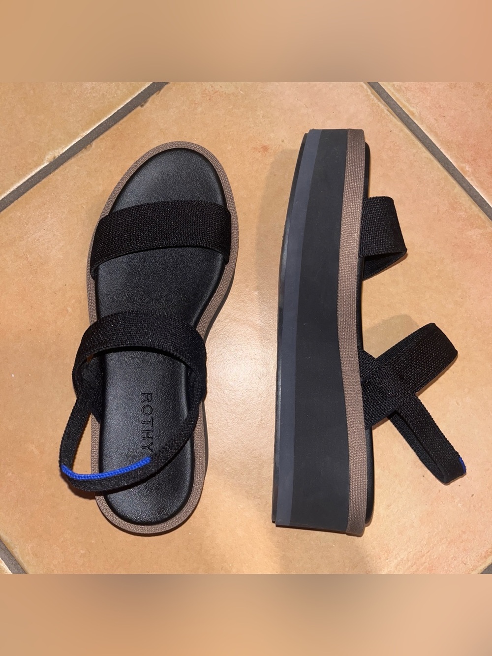 Black Rothy's slingback platform sandals

Size 6.5

Lightweight